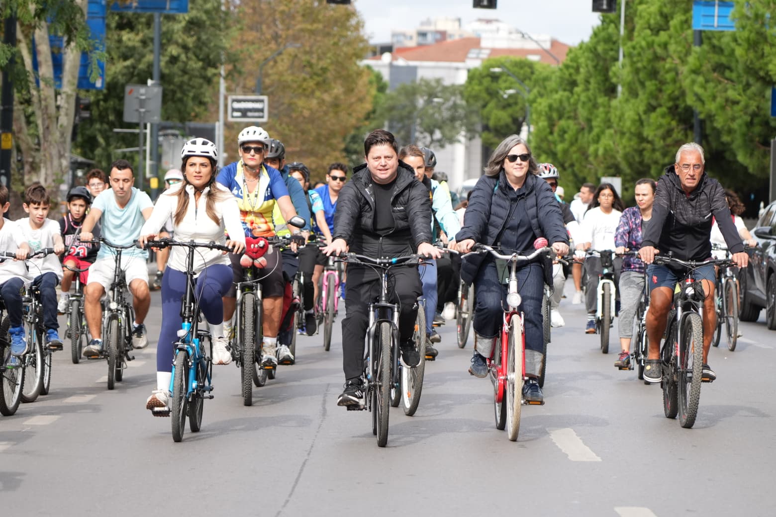 Kadıköy'de pedallar, hareketlilik ve farkındalık için döndü